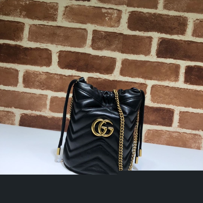 G*u*i bucket bags